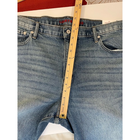 NEW Lucky Brand 410 Athletic Straight Jeans Men's 40x30(31"L) Advanced Stretch - Picture 6 of 7